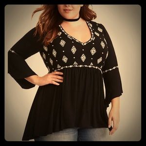 NWT Torrid Embroidered Bell Sleeve Babydoll Sz 2